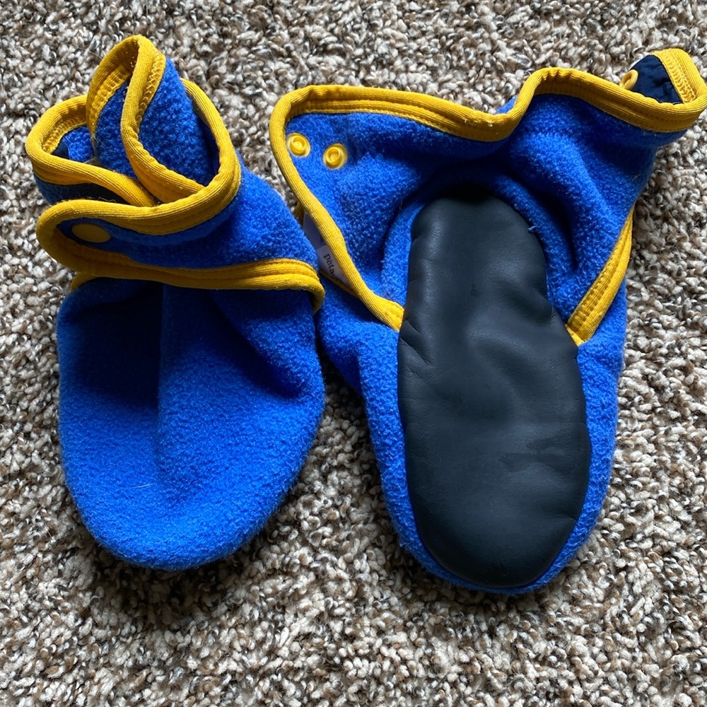 Patagonia fleece baby booties 18m-3T